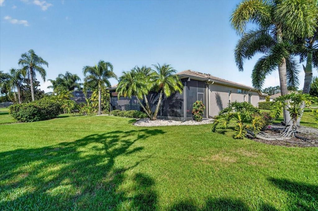 Image 4 of property listing at 7128 DREWRYS BLUFF, Bradenton, FL 34203