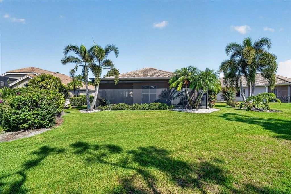 Image 5 of property listing at 7128 DREWRYS BLUFF, Bradenton, FL 34203