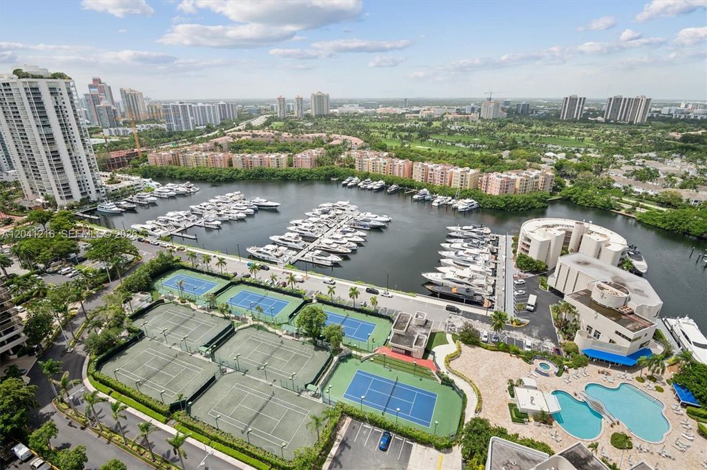 19707 Turnberry Way PHC, Aventura, FL 33180