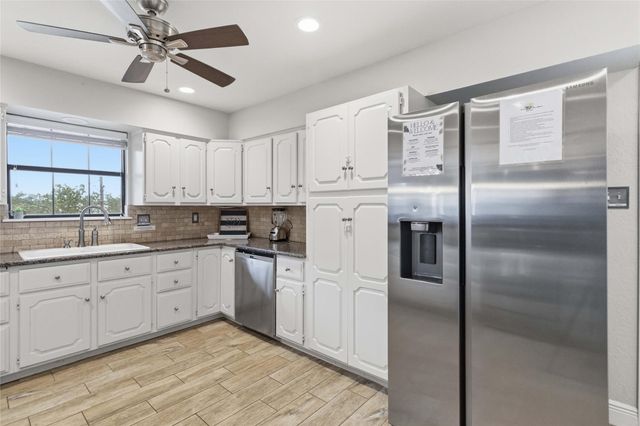 2232 Glenn DR, Canyon Lake, TX 78133