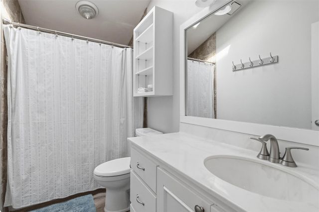 2232 Glenn DR, Canyon Lake, TX 78133