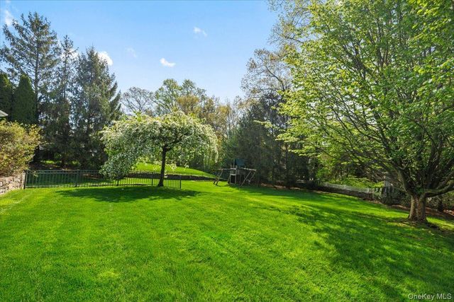 68 Stonewall Circle, West Harrison, NY 10604