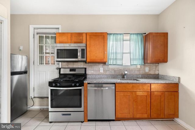 2100 S LAMBERT ST, Philadelphia, PA 19145