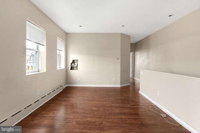 2100 S LAMBERT ST, Philadelphia, PA 19145
