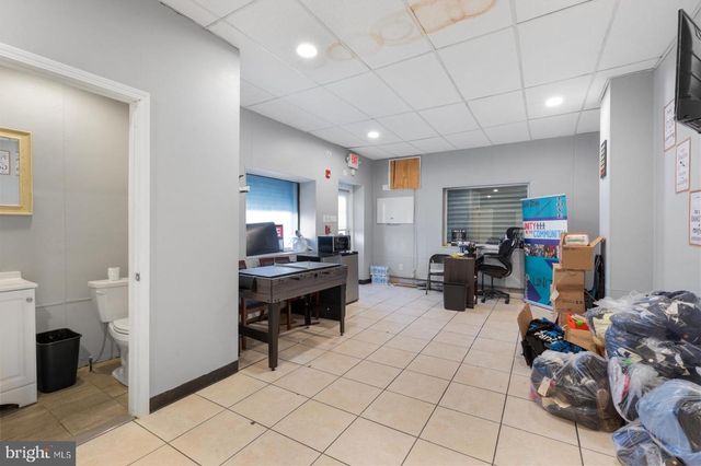2100 S LAMBERT ST, Philadelphia, PA 19145