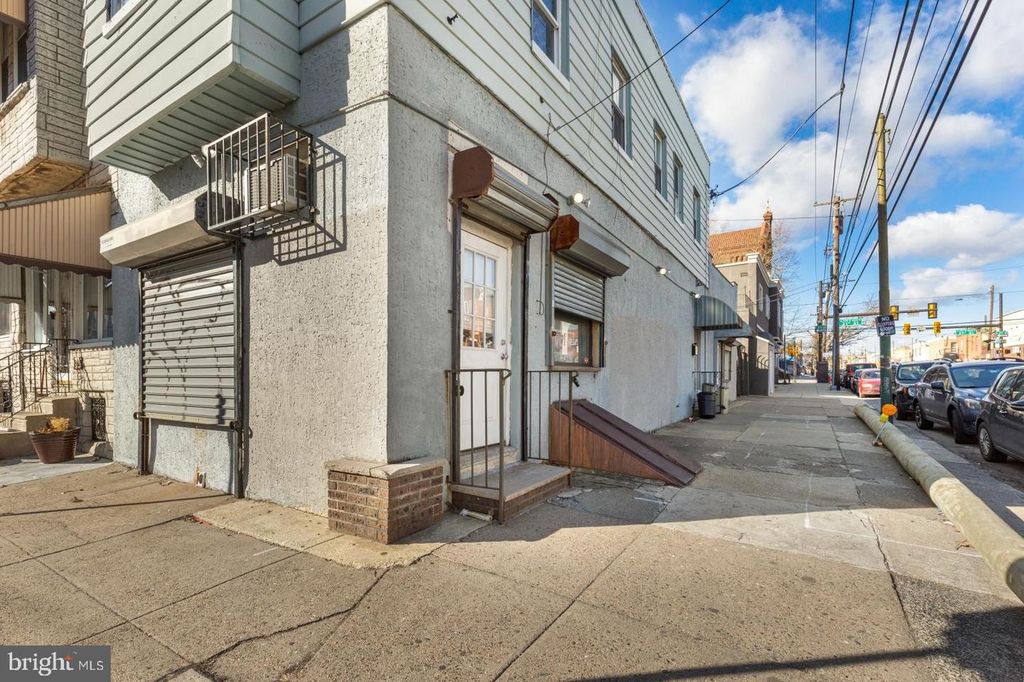 2100 S LAMBERT ST, Philadelphia, PA 19145