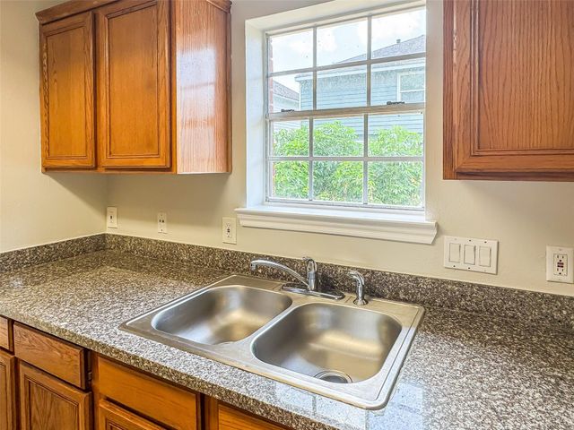 5422 Quail Cove Lane, Houston, TX 77053