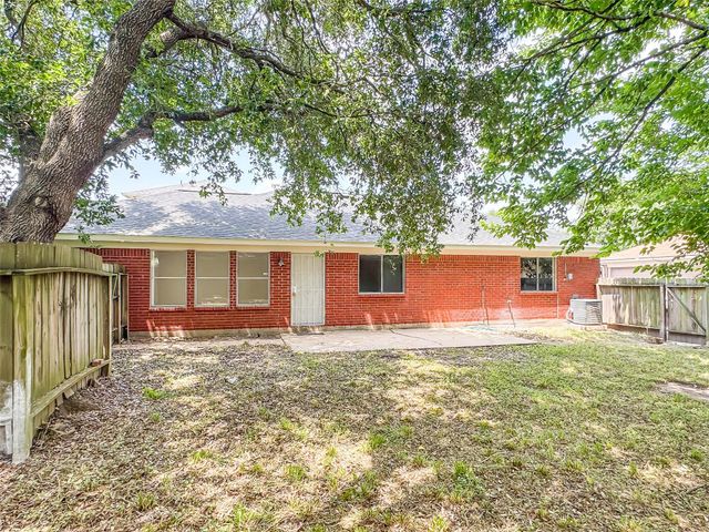 5422 Quail Cove Lane, Houston, TX 77053