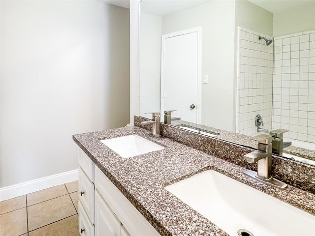 5422 Quail Cove Lane, Houston, TX 77053