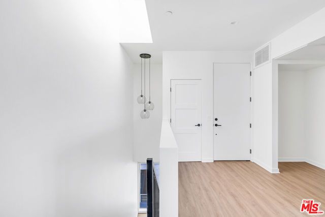 747 Lillian Way 6, Los Angeles, CA 90038