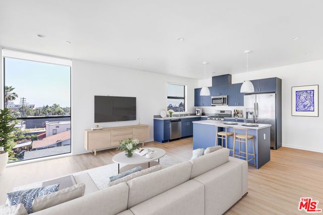 747 Lillian Way 6, Los Angeles, CA 90038