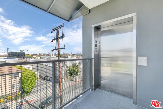747 Lillian Way 6, Los Angeles, CA 90038