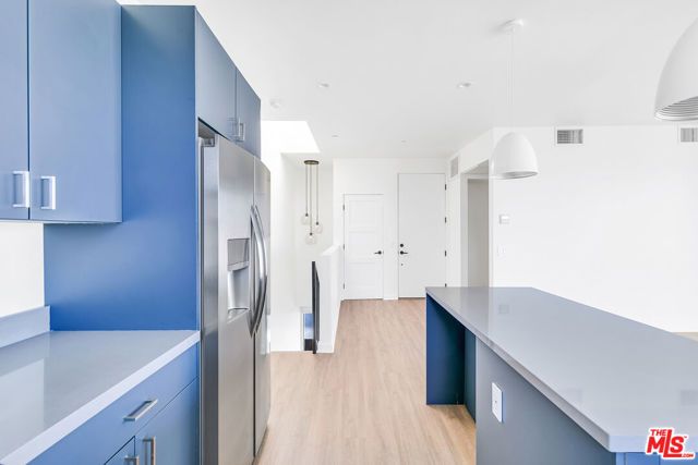 747 Lillian Way 6, Los Angeles, CA 90038