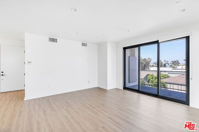 747 Lillian Way 6, Los Angeles, CA 90038