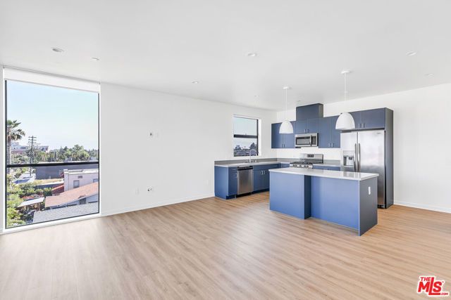 747 Lillian Way 6, Los Angeles, CA 90038