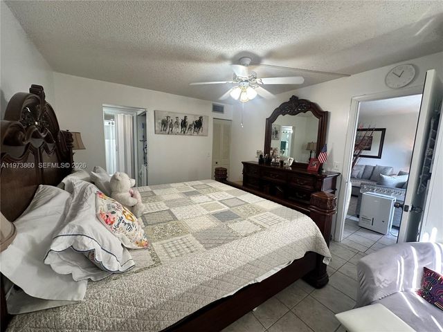 10434 Sunrise Lakes Blvd 102, Sunrise, FL 33322