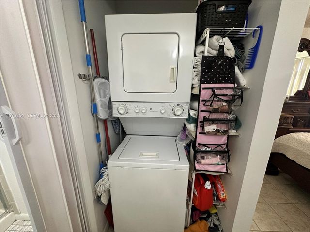 10434 Sunrise Lakes Blvd 102, Sunrise, FL 33322