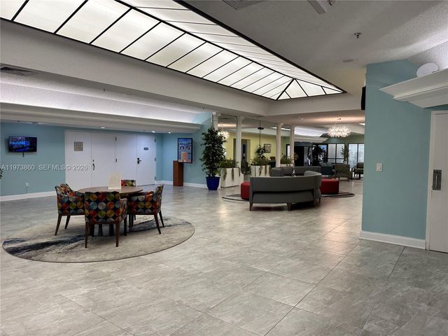 10434 Sunrise Lakes Blvd 102, Sunrise, FL 33322