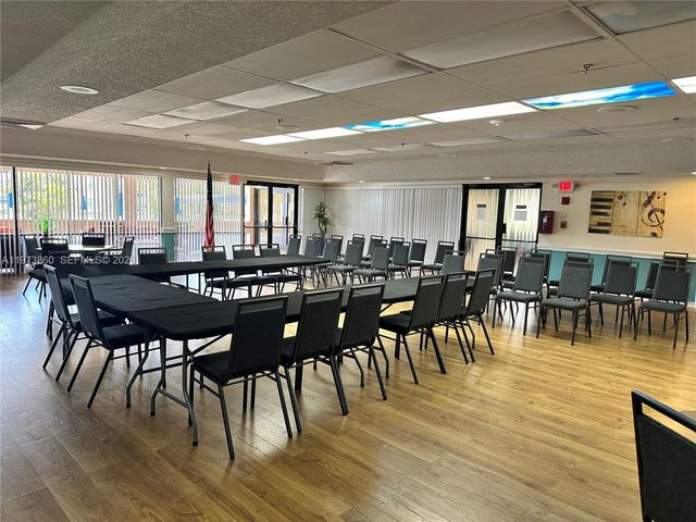 10434 Sunrise Lakes Blvd 102, Sunrise, FL 33322