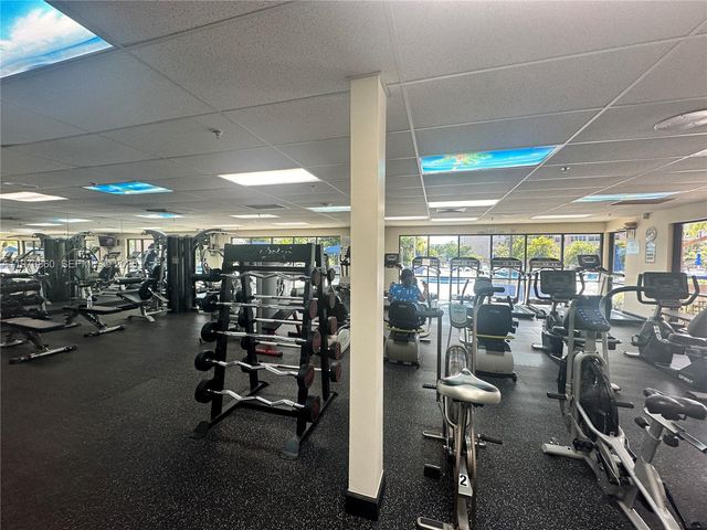 10434 Sunrise Lakes Blvd 102, Sunrise, FL 33322