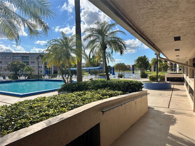 10434 Sunrise Lakes Blvd 102, Sunrise, FL 33322