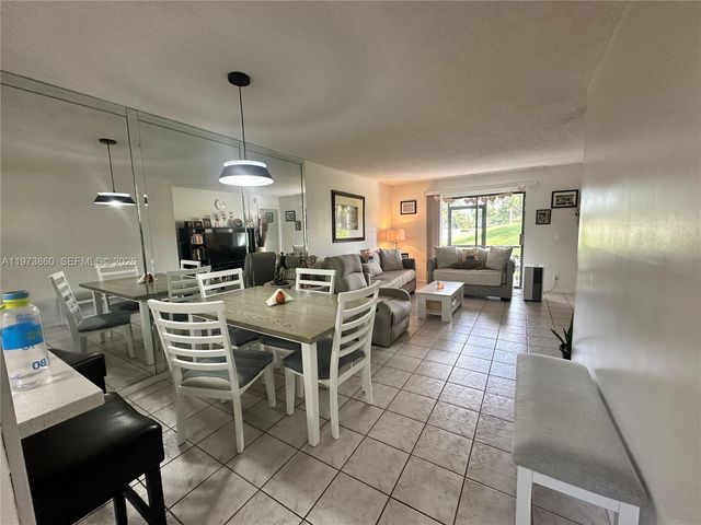 10434 Sunrise Lakes Blvd 102, Sunrise, FL 33322