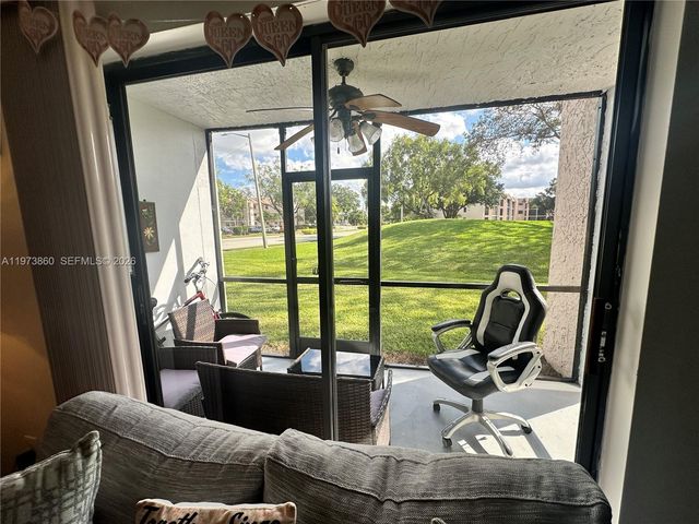 10434 Sunrise Lakes Blvd 102, Sunrise, FL 33322