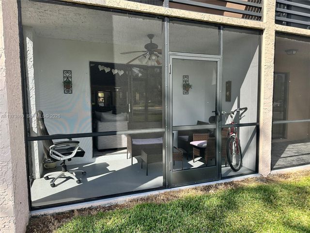 10434 Sunrise Lakes Blvd 102, Sunrise, FL 33322