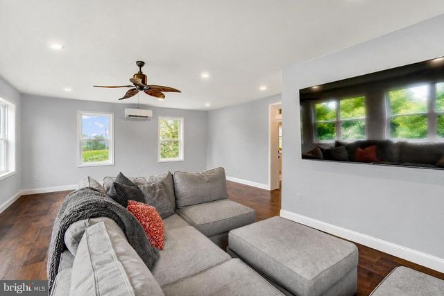 14275 EBAUGH RD, Stewartstown, PA 17363