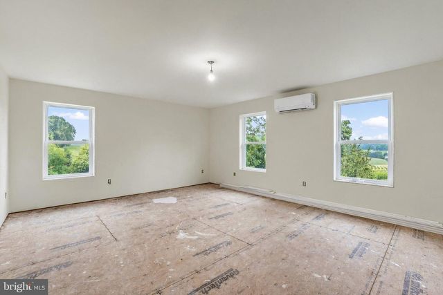 14275 EBAUGH RD, Stewartstown, PA 17363