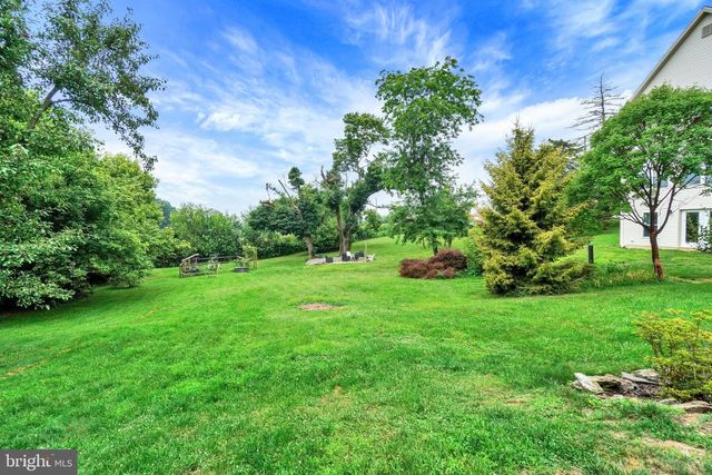 14275 EBAUGH RD, Stewartstown, PA 17363