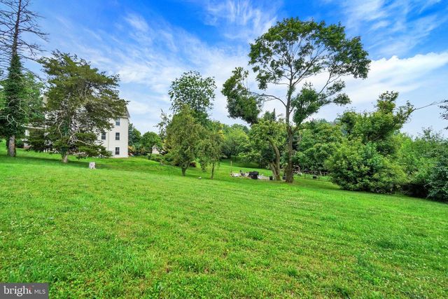 14275 EBAUGH RD, Stewartstown, PA 17363