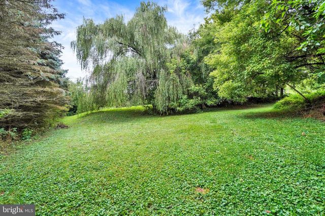 14275 EBAUGH RD, Stewartstown, PA 17363