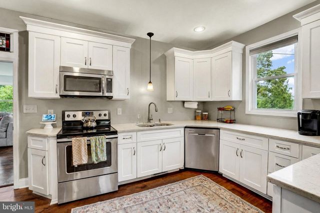 14275 EBAUGH RD, Stewartstown, PA 17363