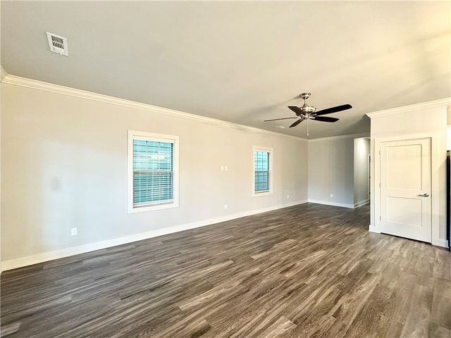 823 NE Heights Lane, Bentonville, AR 72712