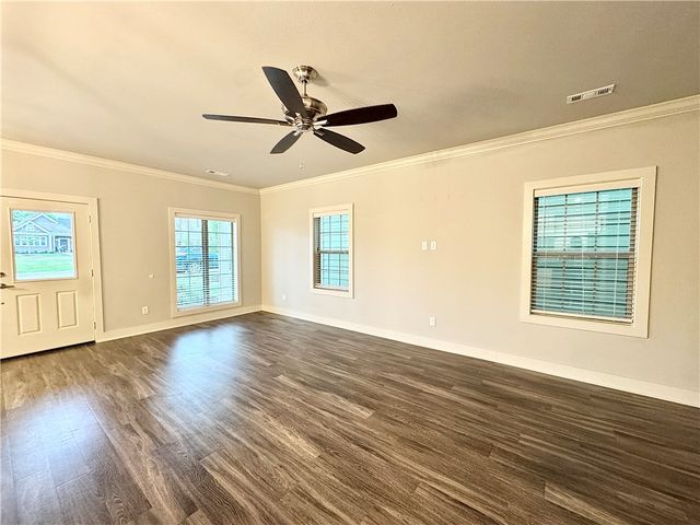 823 NE Heights Lane, Bentonville, AR 72712