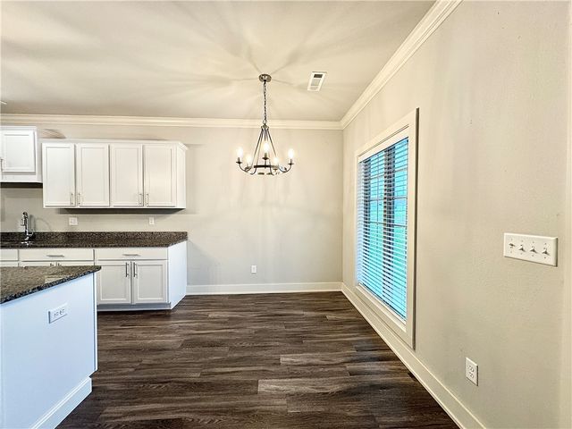 823 NE Heights Lane, Bentonville, AR 72712