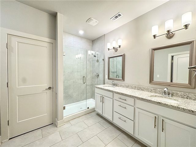 823 NE Heights Lane, Bentonville, AR 72712
