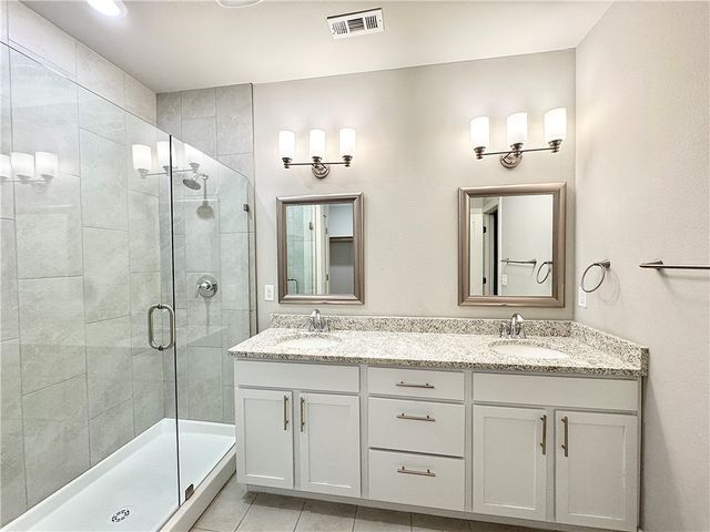 823 NE Heights Lane, Bentonville, AR 72712