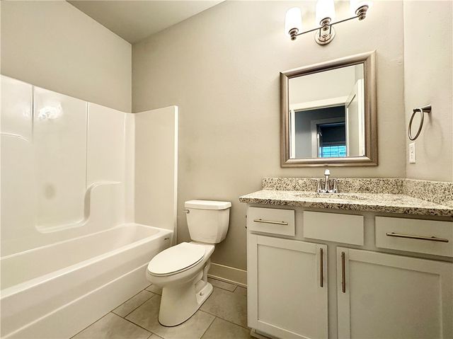 823 NE Heights Lane, Bentonville, AR 72712