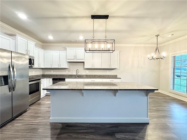 823 NE Heights Lane, Bentonville, AR 72712