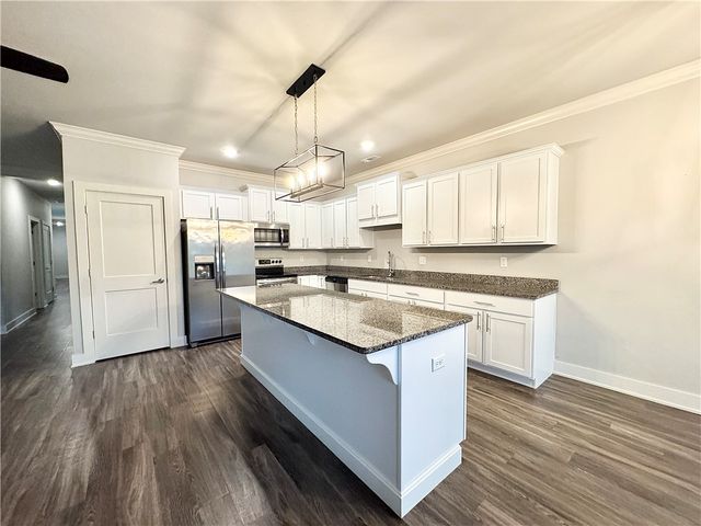 823 NE Heights Lane, Bentonville, AR 72712
