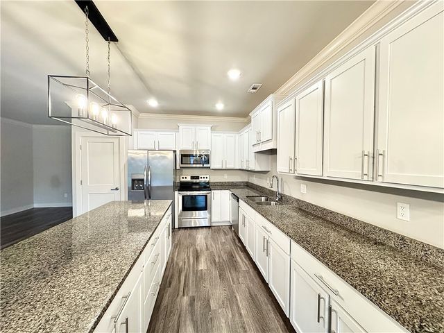823 NE Heights Lane, Bentonville, AR 72712