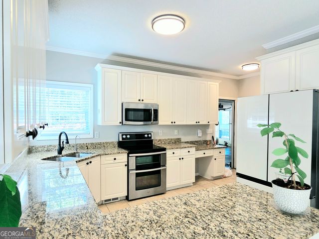 150 Canal Place, Fayetteville, GA 30215