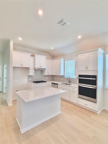 6191 Marsh LN, Buda, TX 78610