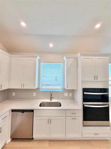 6191 Marsh LN, Buda, TX 78610