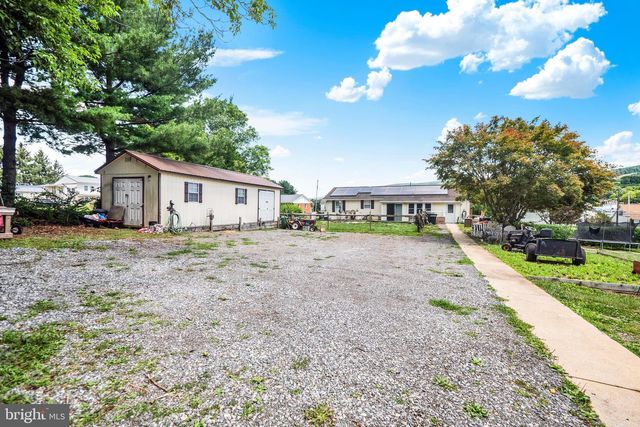 49 N MAIN ST N, Smithsburg, MD 21783