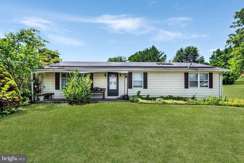 49 N MAIN ST N, Smithsburg, MD 21783