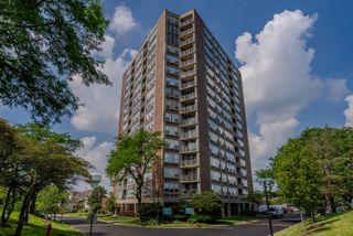 3925 TRIUMVERA Drive 9B, Glenview, IL 60025