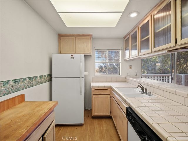 24528 Mcbean Parkway 30, Valencia, CA 91355